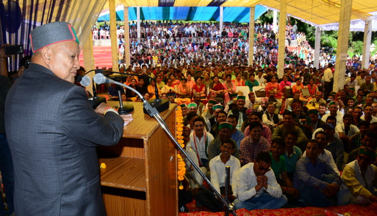 Chief Minister Shri Virbhadra Singh addressing the gathering